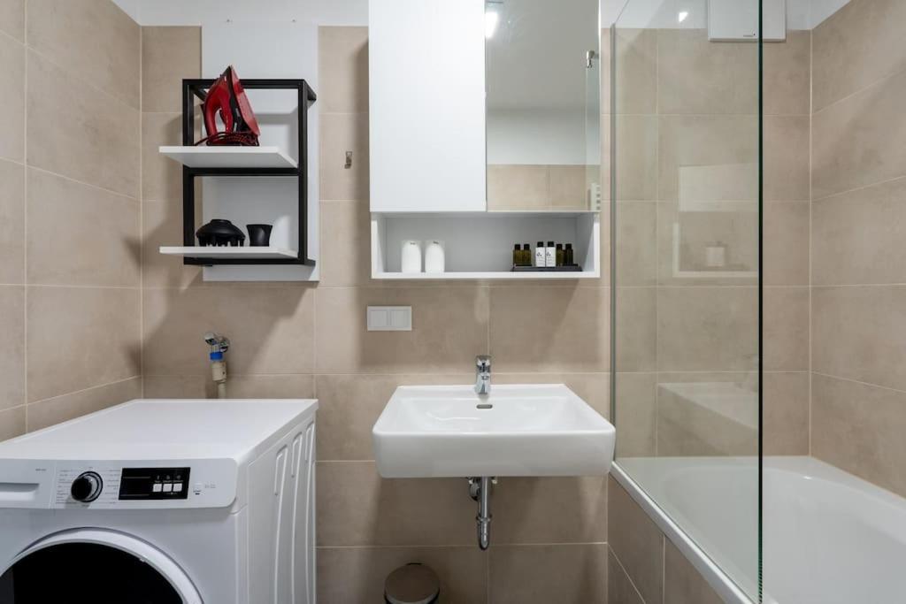 1Br Haven With Swift City Access By Hm فيينا المظهر الخارجي الصورة