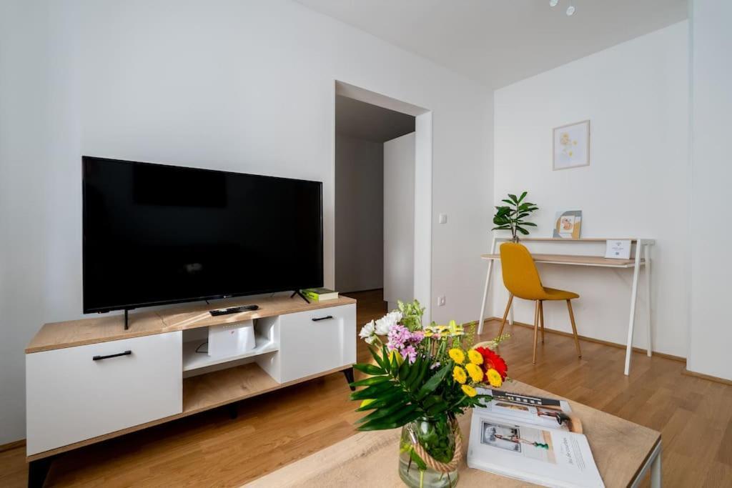 1Br Haven With Swift City Access By Hm فيينا المظهر الخارجي الصورة