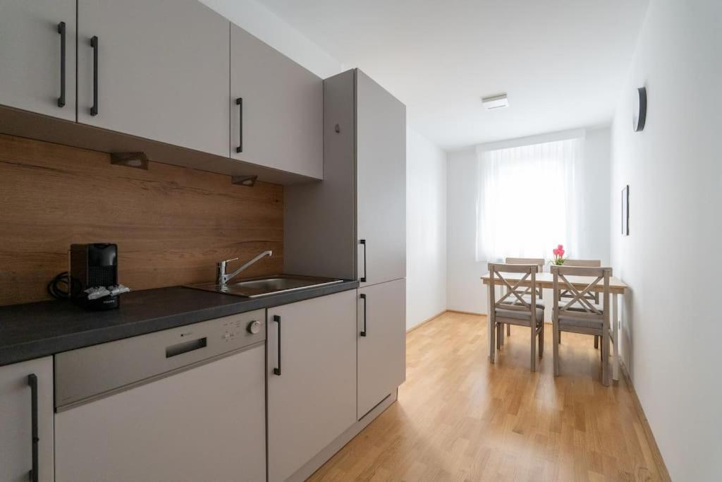1Br Haven With Swift City Access By Hm فيينا المظهر الخارجي الصورة